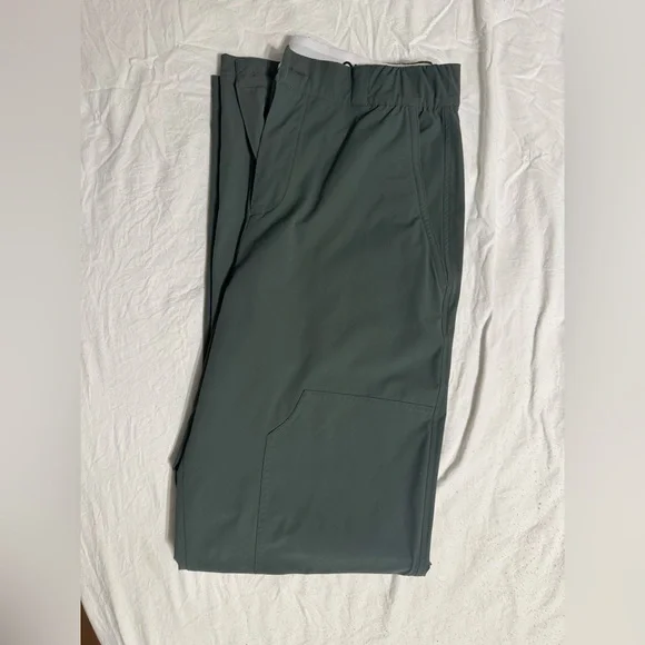 ALO Yoga Flip It Trousers Dark Green Pants - Picture 5 of 9